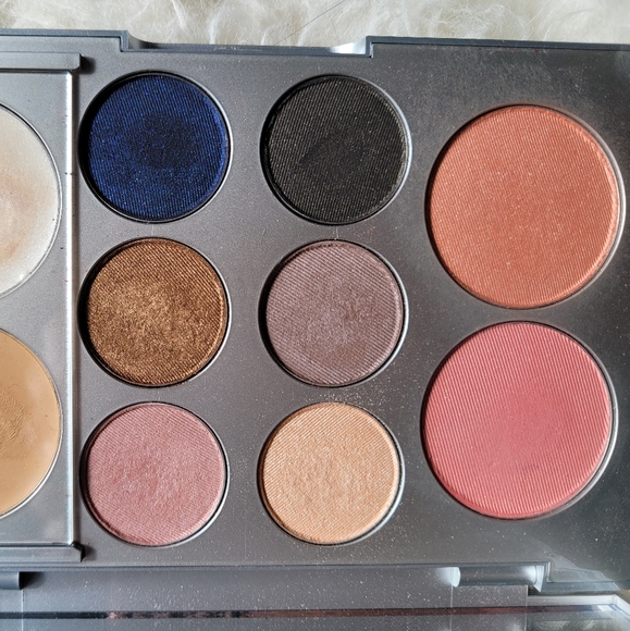**closet closing. Make offer!**Mally all in 1 face palette - Picture 2 of 6